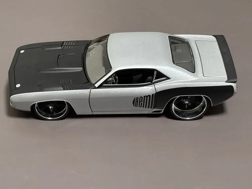 Hot Wheels G Machines 1971 G Force Plymouth Barrauda Silver Black 1/24 Die Cast